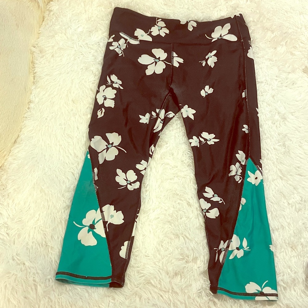 Fabletics cropped leggings